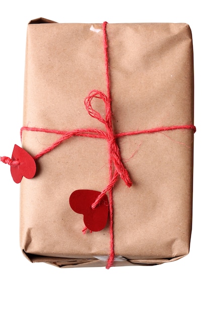 Caixa de presente com corações isolados no fundo branco para design ellement ou colagem