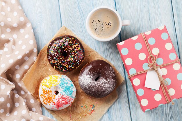 Caixa de presente de rosquinha e café