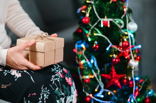 Foto caixa de presente para plano de fundo de férias de natal e ano novo