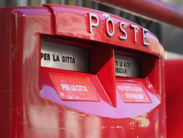 Foto caixa postal italiana (também conhecida como caixa de correio, caixa de correio ou caixa de depósito)