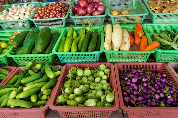 Caixas com vários vegetais