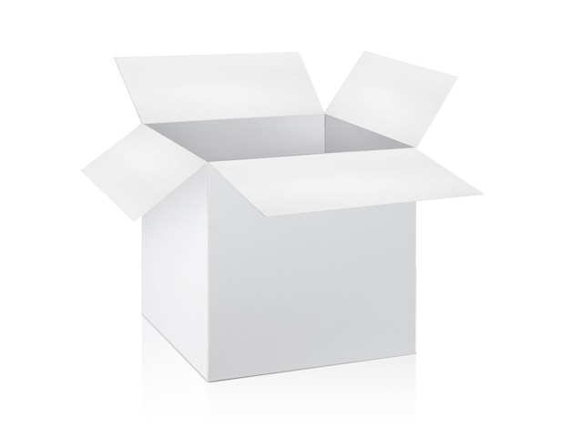 Caixas de embalagem em branco abrem maquete isolada no fundo branco