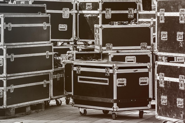 Caixas de equipamento de palco para concerto de verão ao ar livre