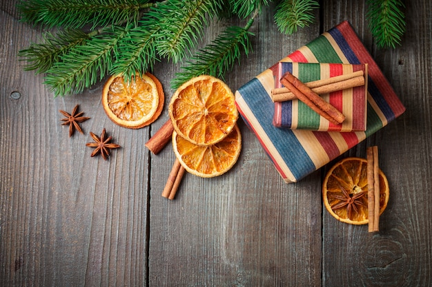 Caixas de presente de Natal com decoração