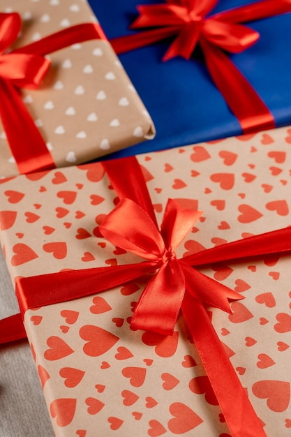 Caixas de presente de Natal para presentes para o ano novo e outras férias de inverno Presente com laço vermelho e fita de seda para as férias de Natal