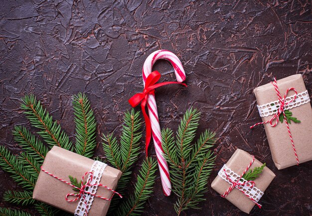 Caixas de presente e bastão de doces