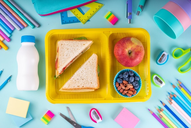 Caja de almuerzo escolar saludable