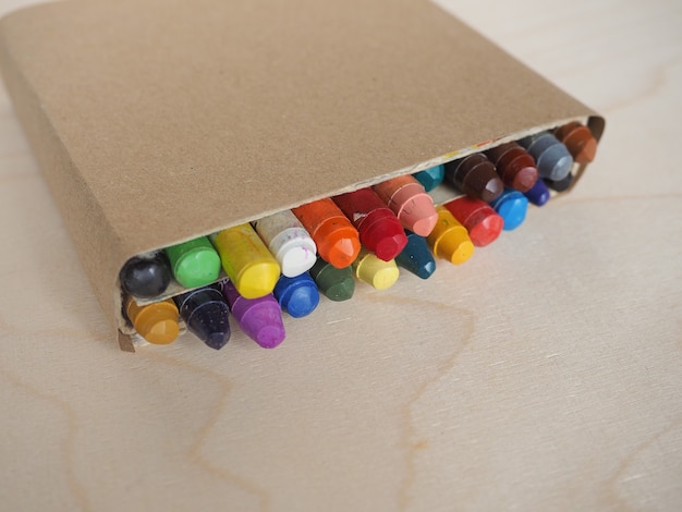 Caja de crayones de cera
