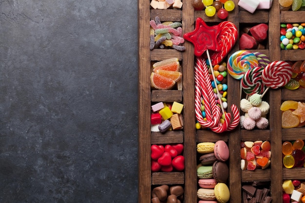 Caja de dulces de colores