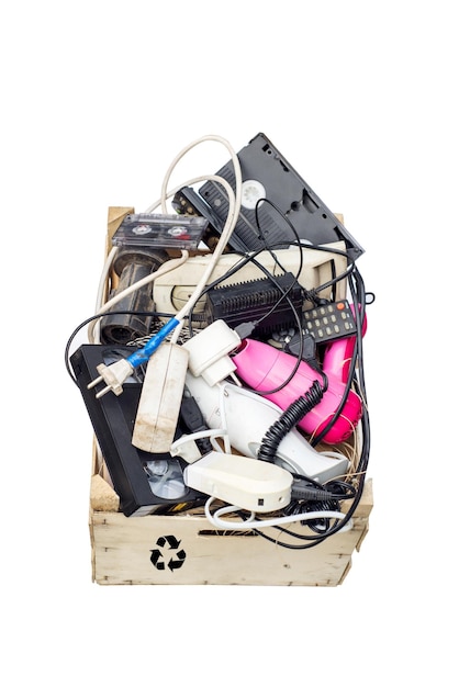 Caja con ewaste de electrodomésticos