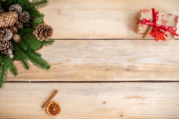 Caja de regalo atada con una cinta