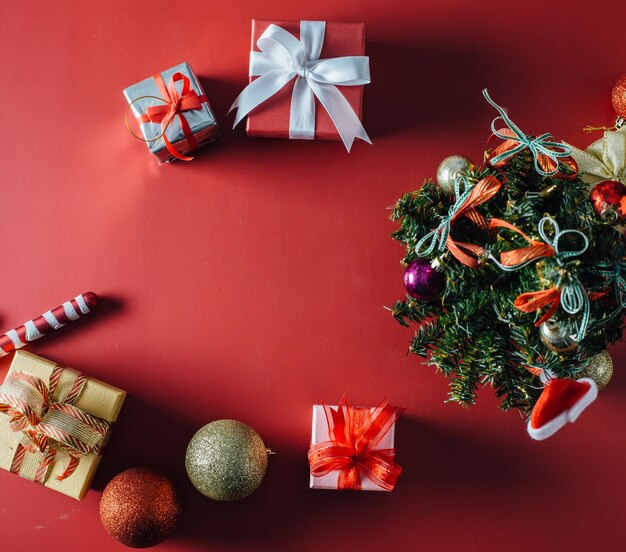 caja de regalo en el día de navidad