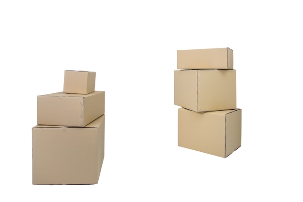 Cajas de cartón en diferentes tamaños cajas apiladas