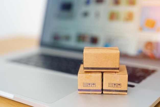 Cajas en computadoras portátiles compras en línea Mepts