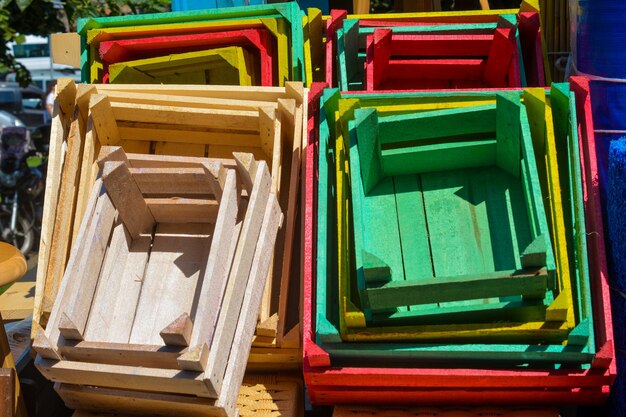 cajas de madera de colores