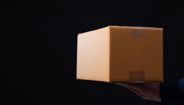 Cajas de paquetes conceptos de comercio de productos transportistas embalaje de productos