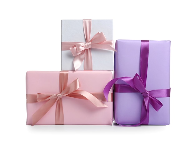 Cajas de regalo hermosas aisladas