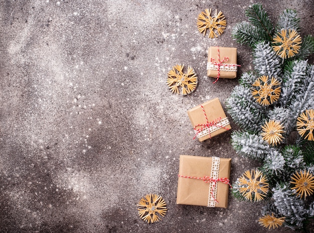 Cajas de regalo de navidad en papel artesanal