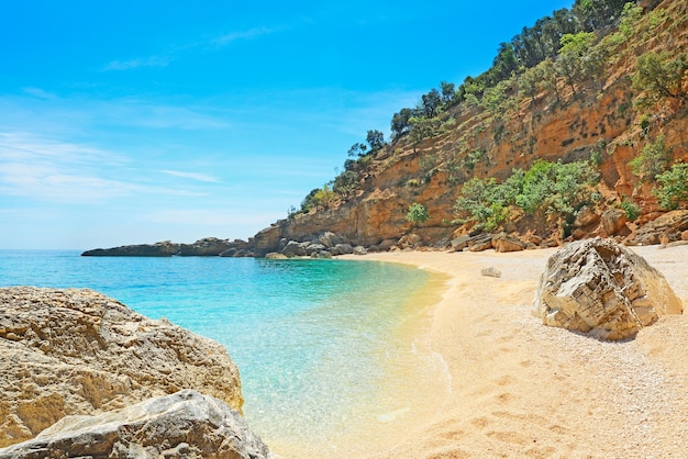 Cala Biriola an einem klaren Tag Sardinien