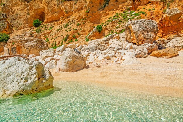 Cala Biriola an einem klaren Tag Sardinien