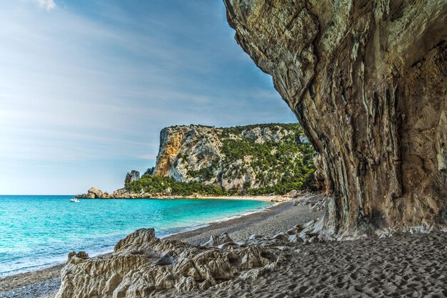 Foto cala luna en un día claro