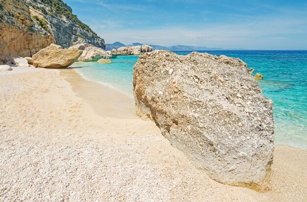 Cala Mariolu an einem klaren Tag Sardinien