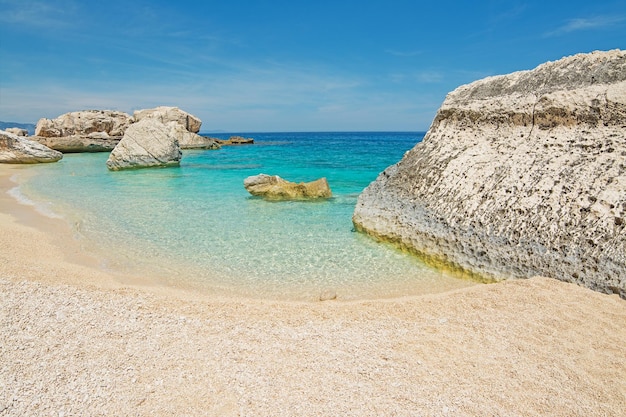 Cala Mariolu an einem klaren Tag Sardinien