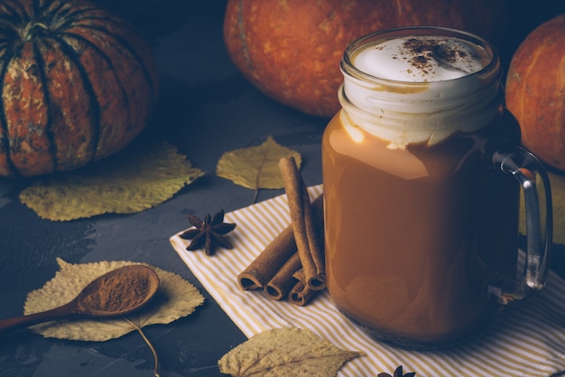 Calabaza especiada con leche o café con canela