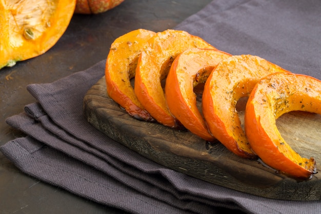 Calabaza frita con especias y aceite de oliva.