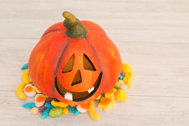 Calabaza naranja, halloween, y, chucherías.