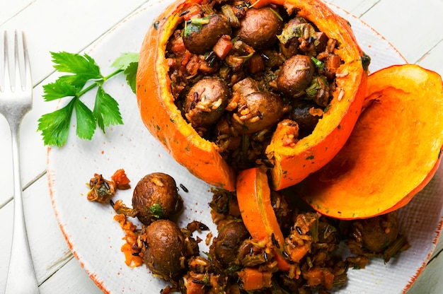 Calabaza rellena de champiñones