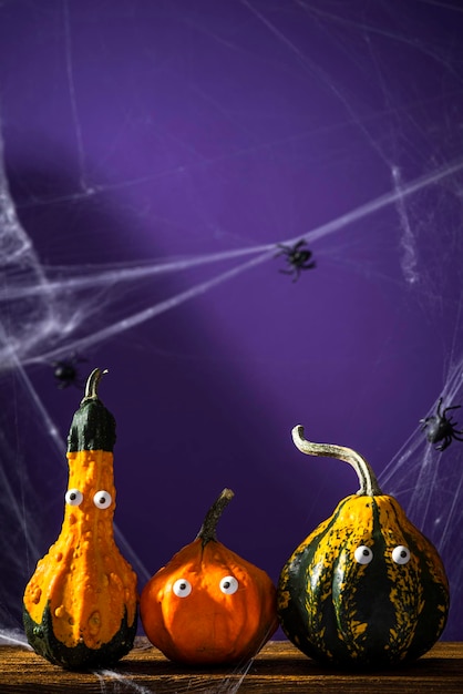 Calabazas de Halloween espeluznantes y divertidas Plantilla de fondo de Haloween aterrador