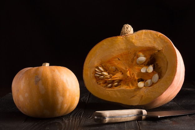 Calabazas en la mesa