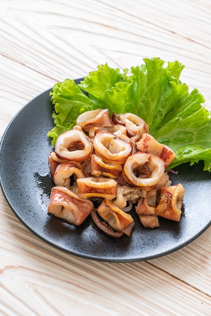 Calamares a la plancha en plato