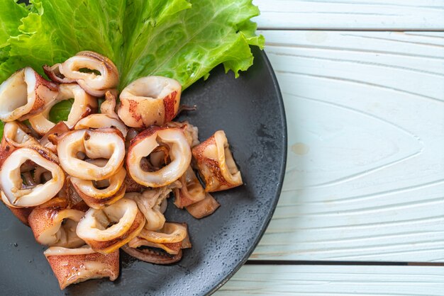 Calamares a la plancha en plato