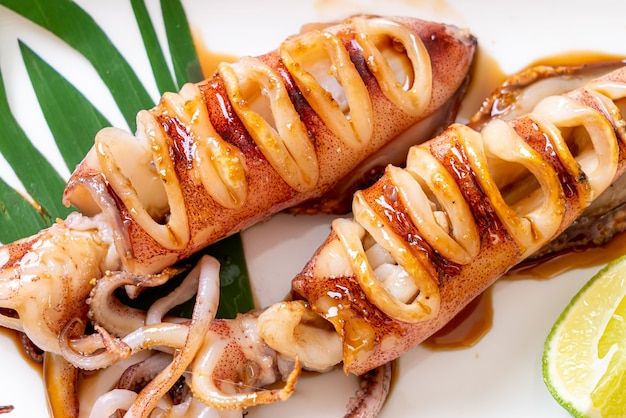 Calamares a la plancha con salsa teriyaki