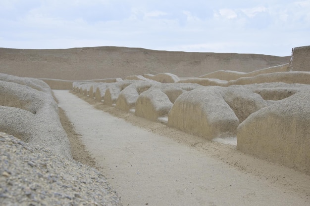 Calçada não pavimentada nas ruínas de Chan Chan Peru é a cidade pré-colombiana mais antiga conhecida Trujillo Peru