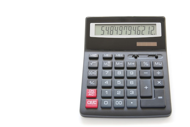 Calculadora de bolso em um fundo branco