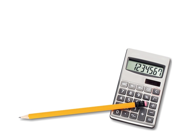 Calculadora y lápiz aislado