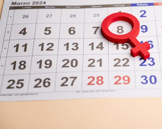 Calendario 8 de marzo Día Internacional de la Mujer símbolo de las mujeres