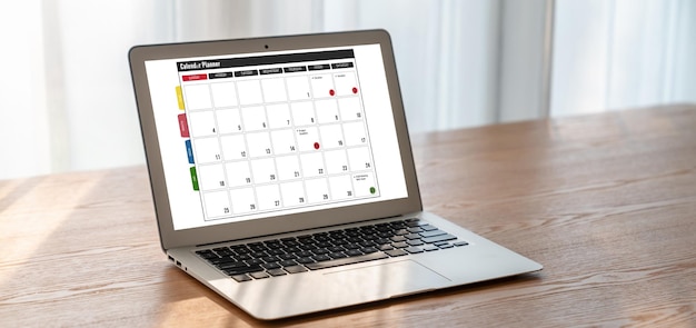 Calendario en la aplicación de software de computadora para la planificación de horarios de moda para el organizador personal y el negocio en línea