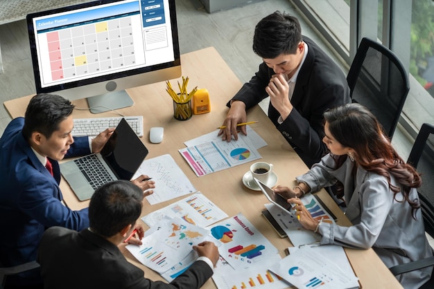 Calendario en la aplicación de software de computadora para la planificación de horarios de moda para el organizador personal y el negocio en línea