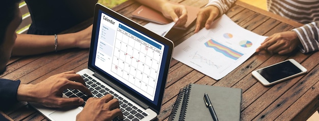 Calendario en aplicación de software informático para la planificación de horarios de moda