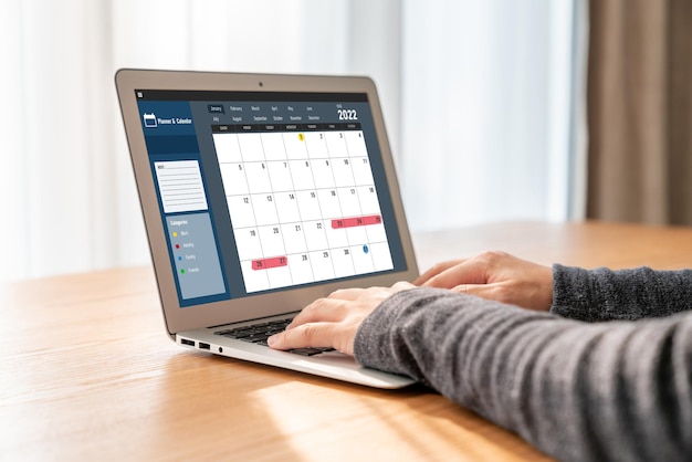 Calendario en aplicación de software informático para la planificación de horarios de moda