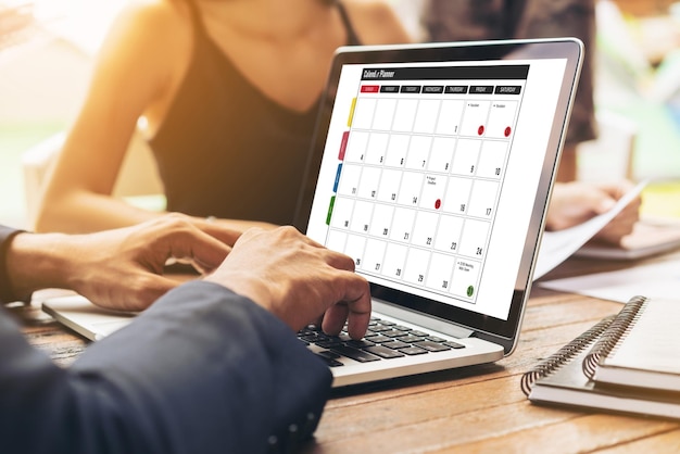Calendario en aplicación de software informático para la planificación de horarios de moda