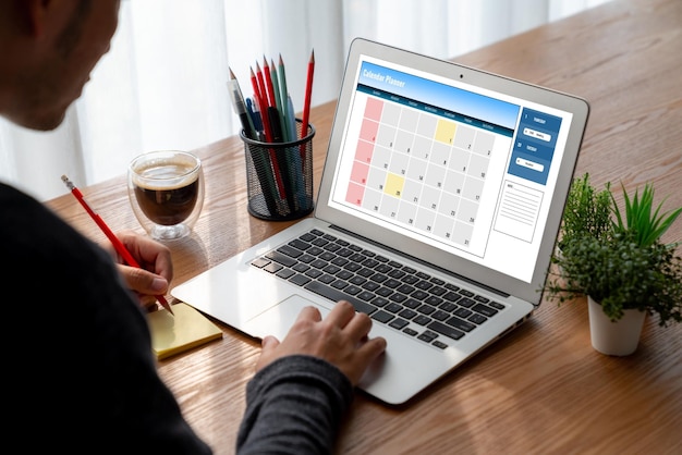Calendario en aplicación de software informático para la planificación de horarios de moda