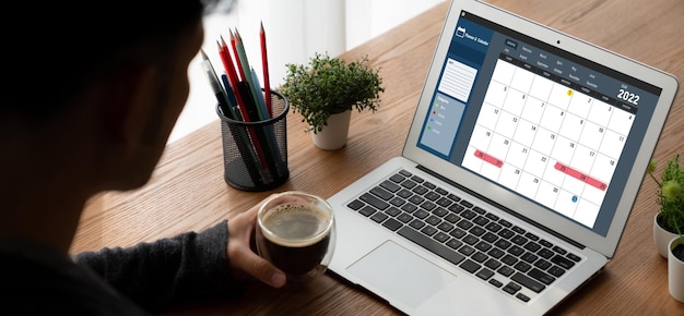 Calendario en aplicación de software informático para la planificación de horarios de moda