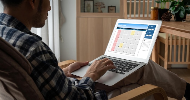 Calendario en aplicación de software informático para la planificación de horarios de moda