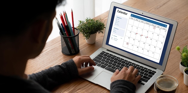 Calendario en aplicación de software informático para la planificación de horarios de moda