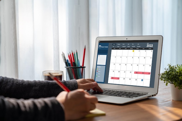 Calendario en aplicación de software informático para la planificación de horarios de moda